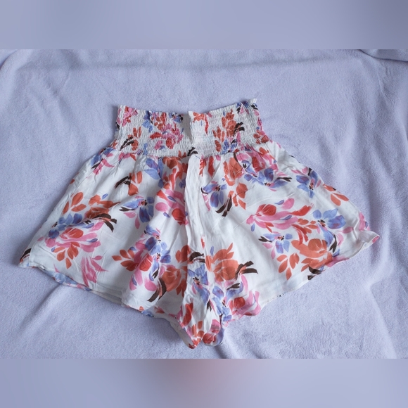 Z Supply floral shorts - Picture 2 of 7